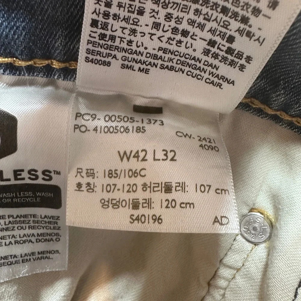 Levi's 505 Jeans Mens 42x32 Regular Fit Light Wash Blue Straight Leg Stretch